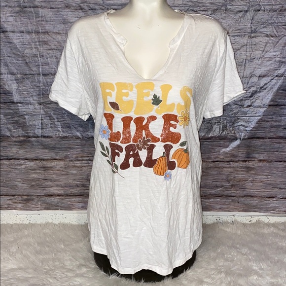 Maurices Short Sleeve “Feels Like Fall” White Tee - Picture 2 of 7